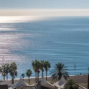 malagueta-sea-view-premium-apartment.hotelsinnerja.org/