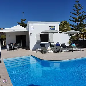 2-bedroom-villas-cassandra-and-katrina-with-private.in-canary-islands.com/